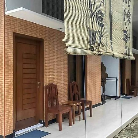 Malang Hill Syariah Redpartner Hotel Exterior photo